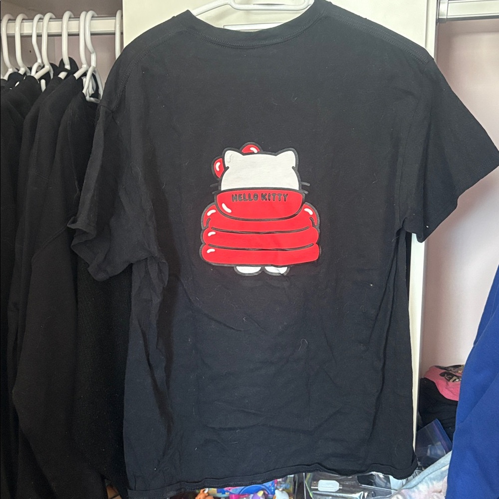 Aeropostale Hello Kitty Winter Black Tee - Picture 2 of 2